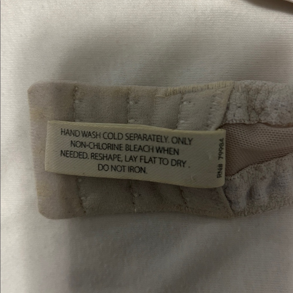 Woman’s Soma 36D underwire bra. - Picture 7 of 8